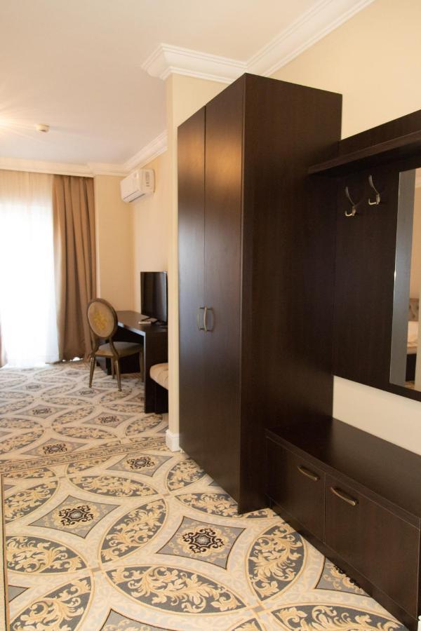 Hotel Palace Severin Ντρομπέτα-Τούρνου Σεβερίν Εξωτερικό φωτογραφία