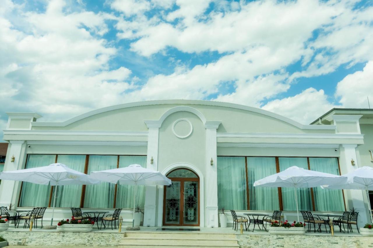 Hotel Palace Severin Ντρομπέτα-Τούρνου Σεβερίν Εξωτερικό φωτογραφία