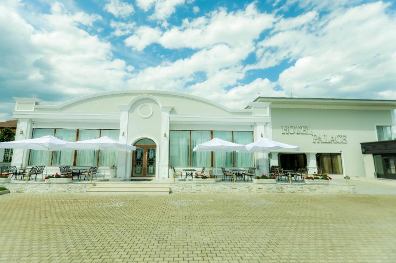 Hotel Palace Severin Ντρομπέτα-Τούρνου Σεβερίν Εξωτερικό φωτογραφία