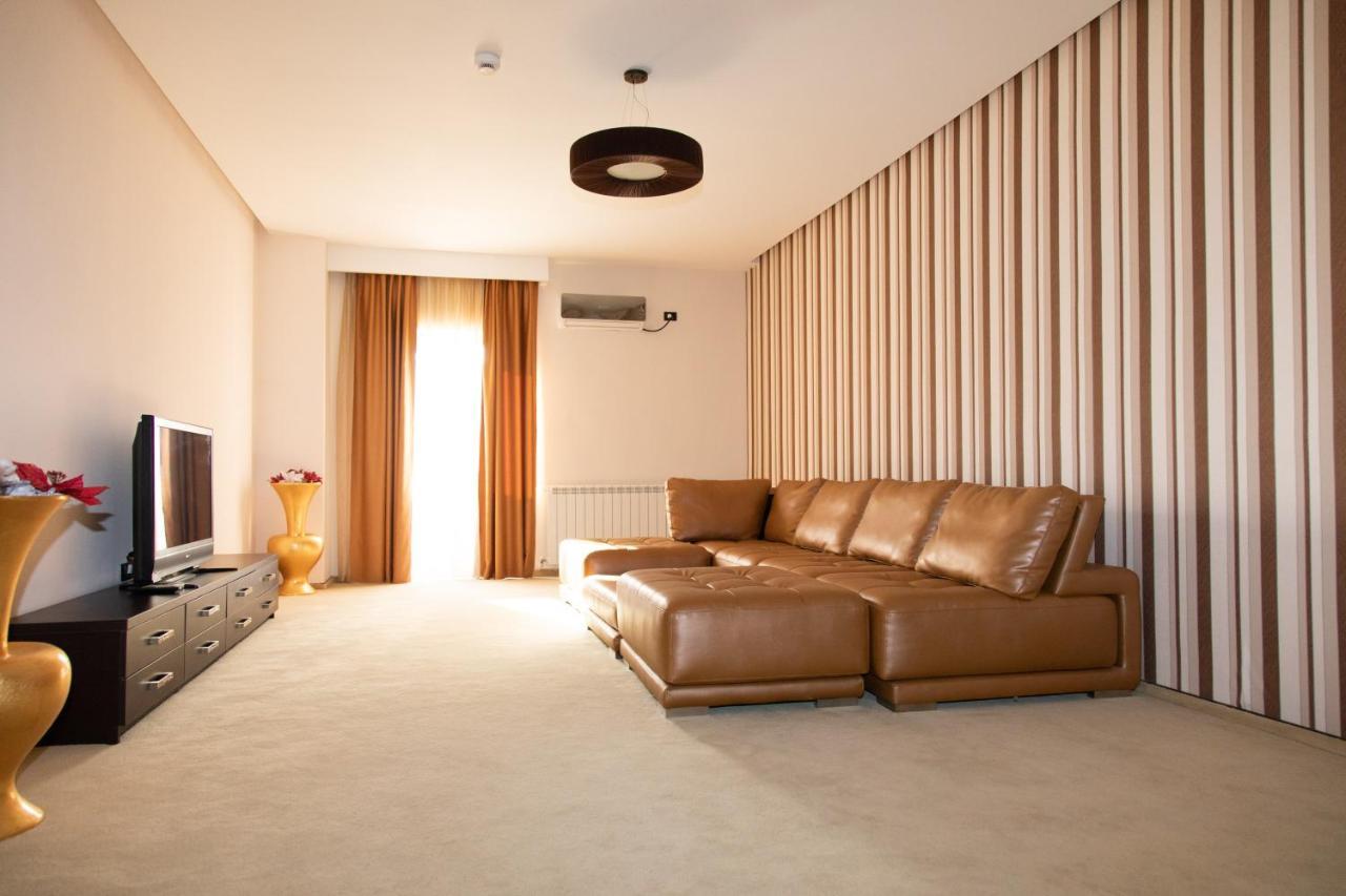 Hotel Palace Severin Ντρομπέτα-Τούρνου Σεβερίν Εξωτερικό φωτογραφία